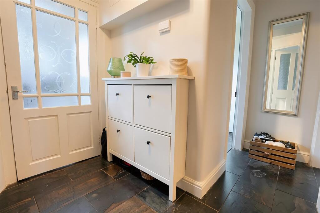 House in Halifax - View 5