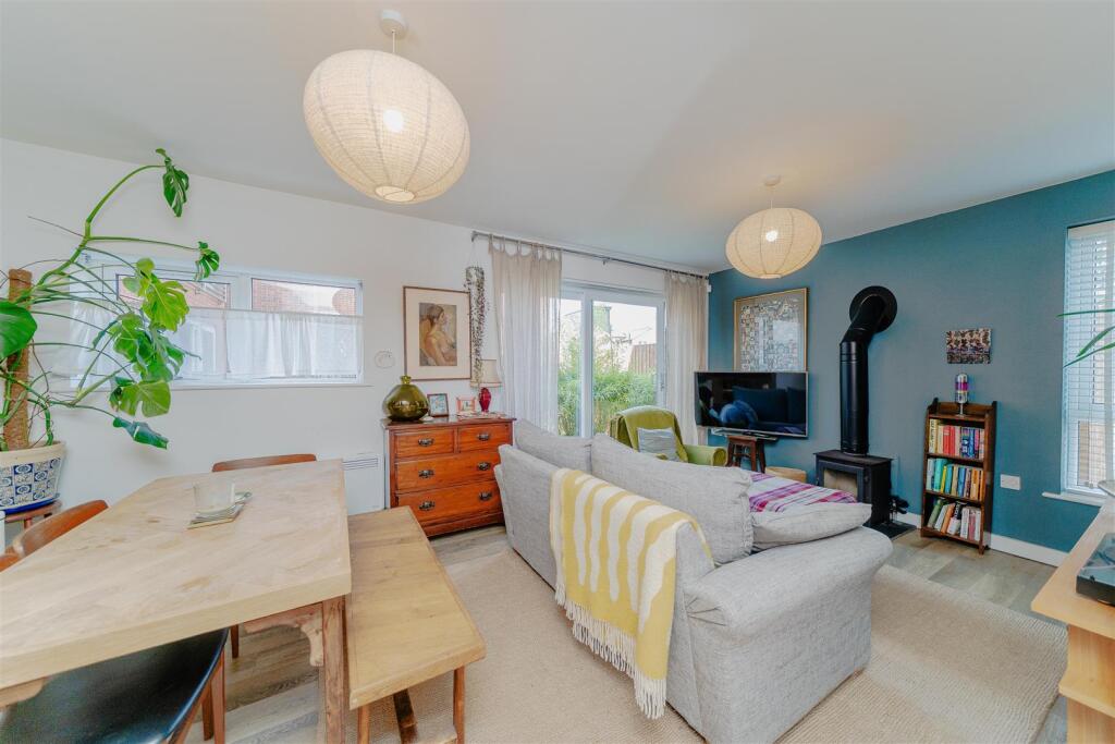 Apartment in Birmingham, Kings Heath - View 2
