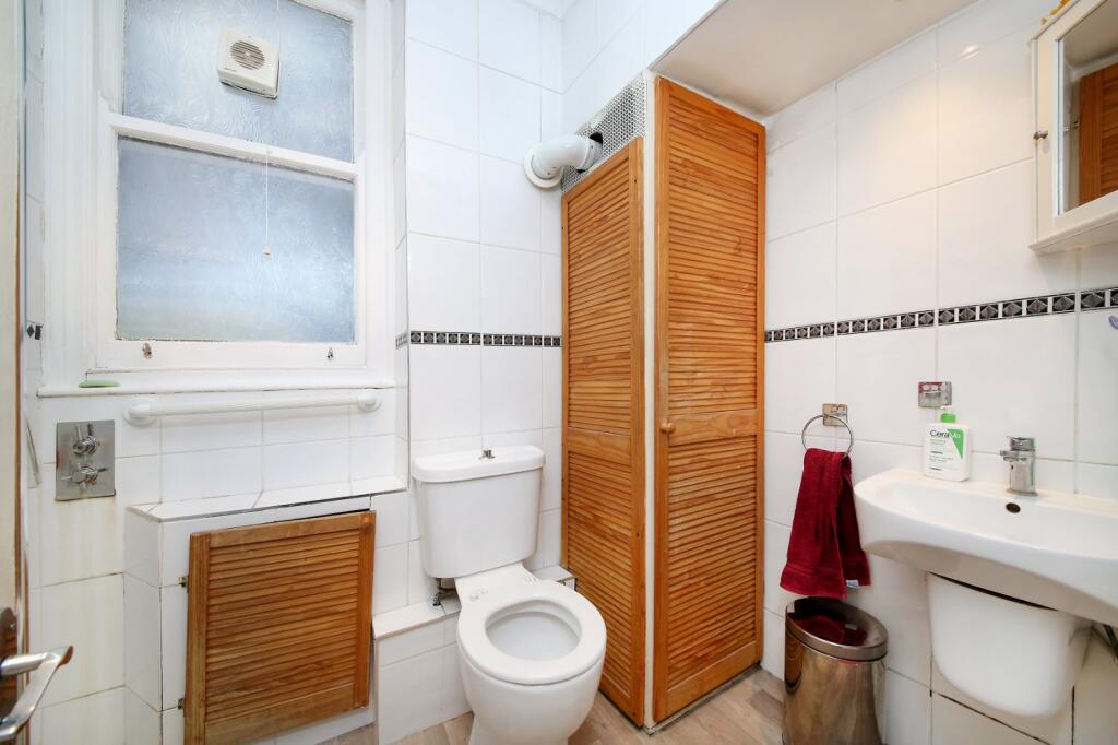 Apartment in London - View 5
