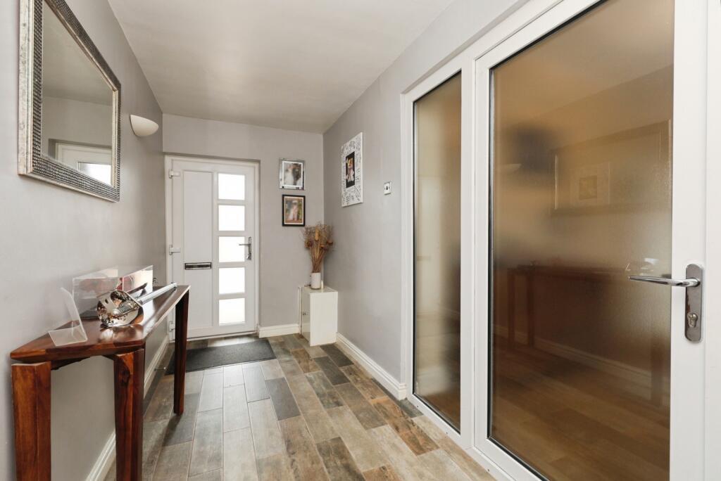 House in Rotherham, Dinnington St. John's - View 2