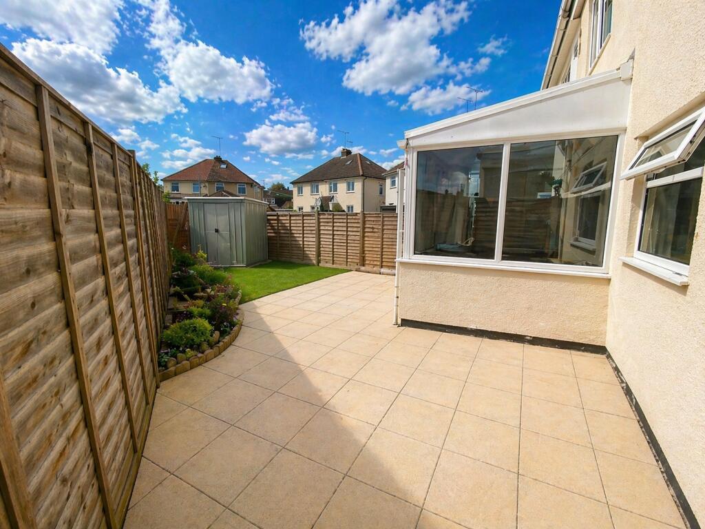 5 bedroom semi-detached house for rent