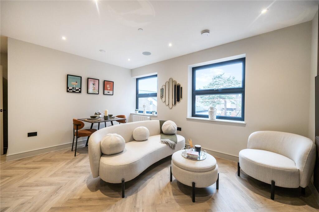 Main image of property: High Street, Crowthorne