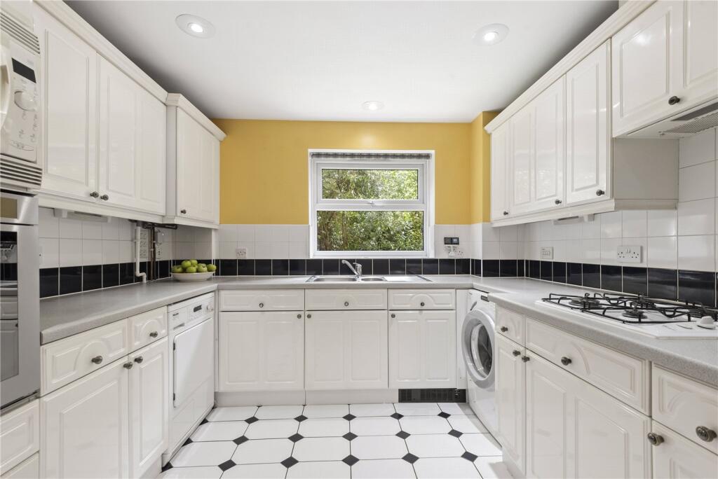 Apartment in London - View 2