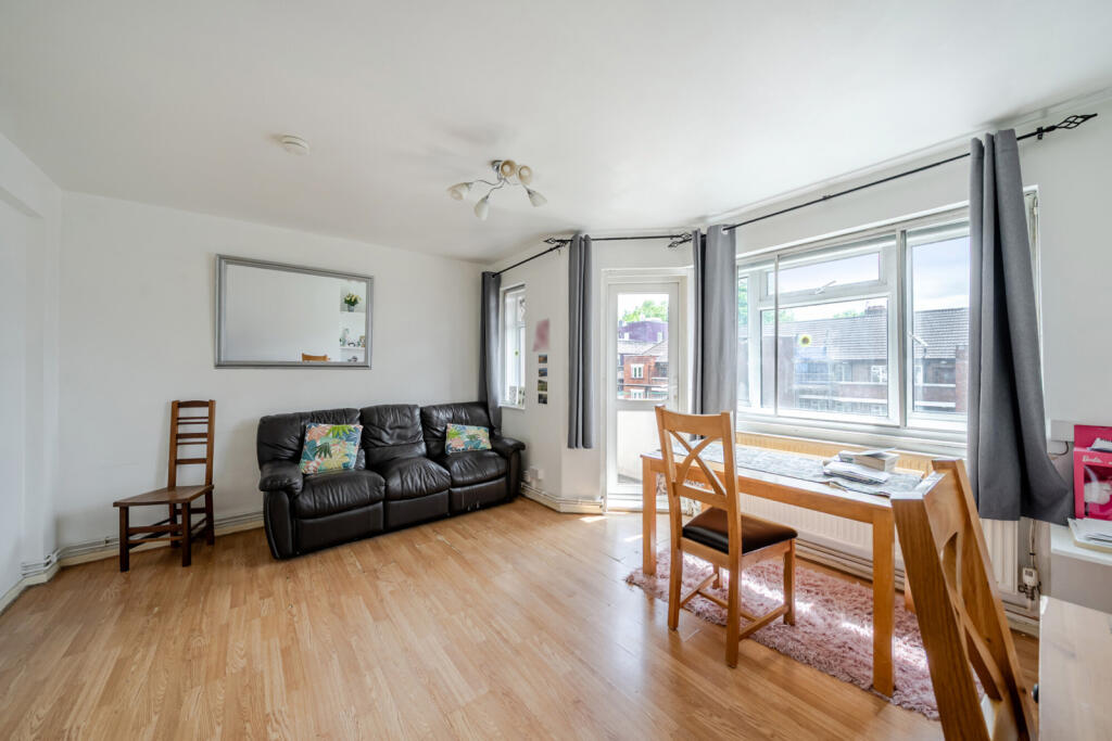 Apartment in London - More