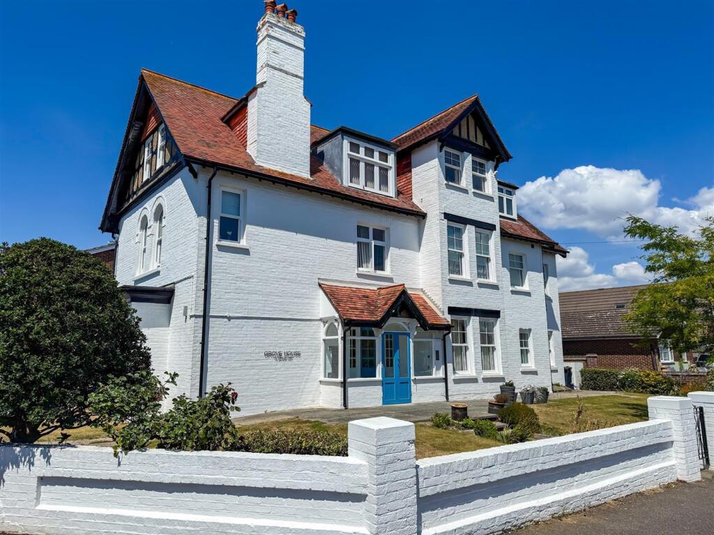 Main image of property: Manor Way, Lee-On-The-Solent