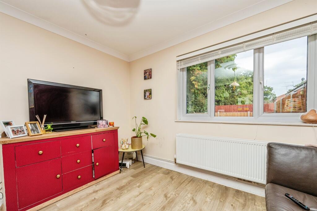 Ibstock Close, Redditch photo 4
