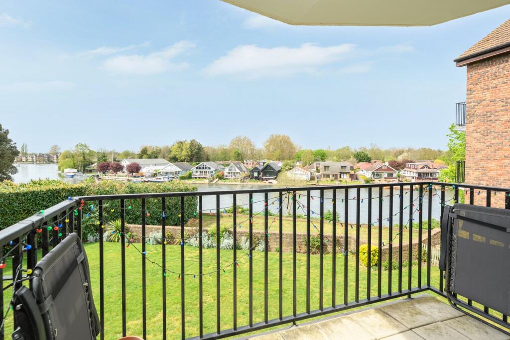 Apartment in Walton-on-Thames, Surrey - View 3