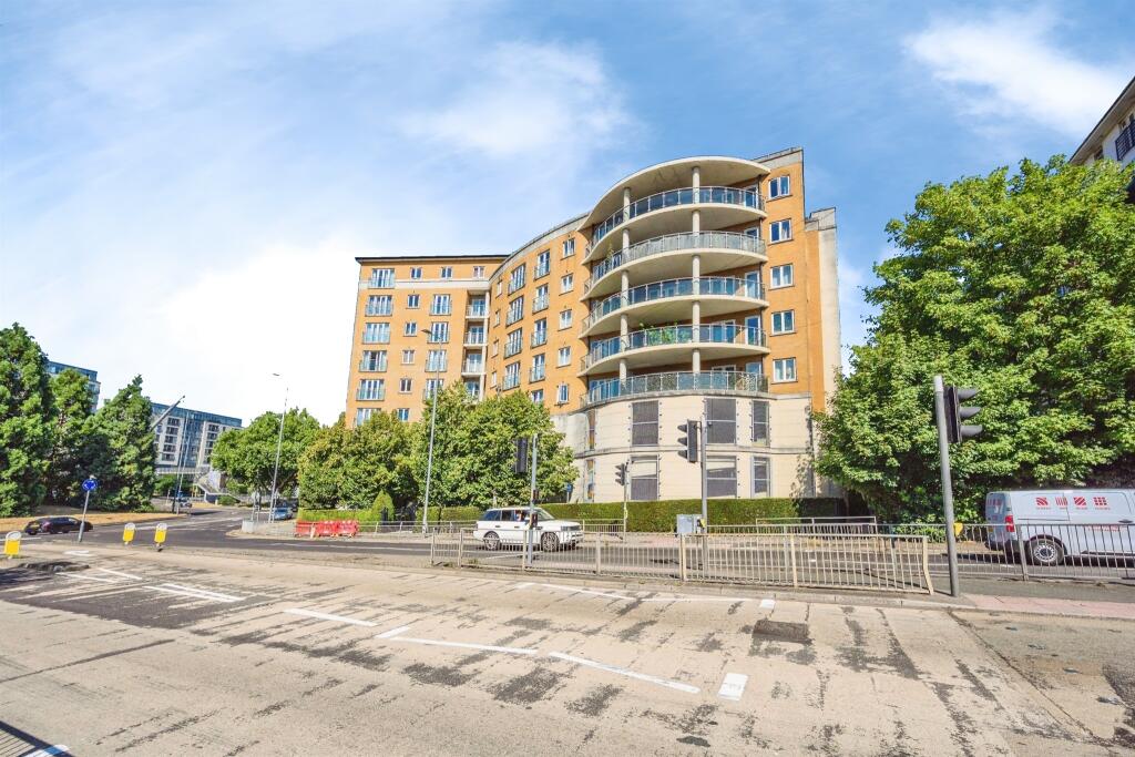 Main image of property: Selden Hill, Hemel Hempstead