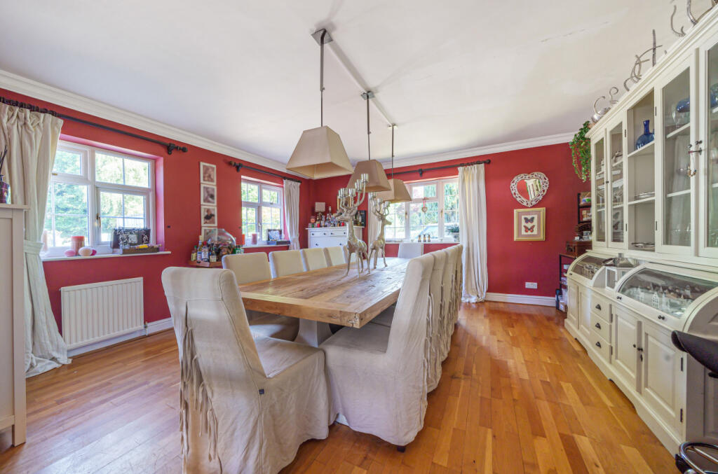 Whitmore Vale Road, Hindhead, Surrey, GU26 photo 3