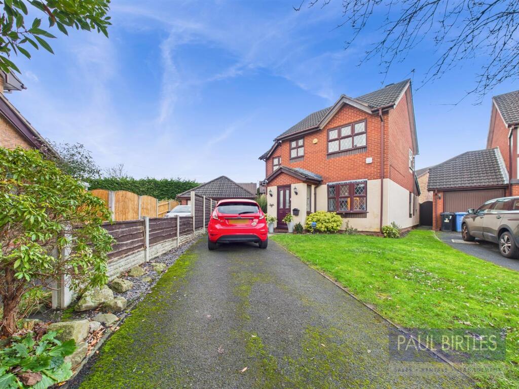 Main image of property: Stile Close, Flixton, Trafford, M41 5TU