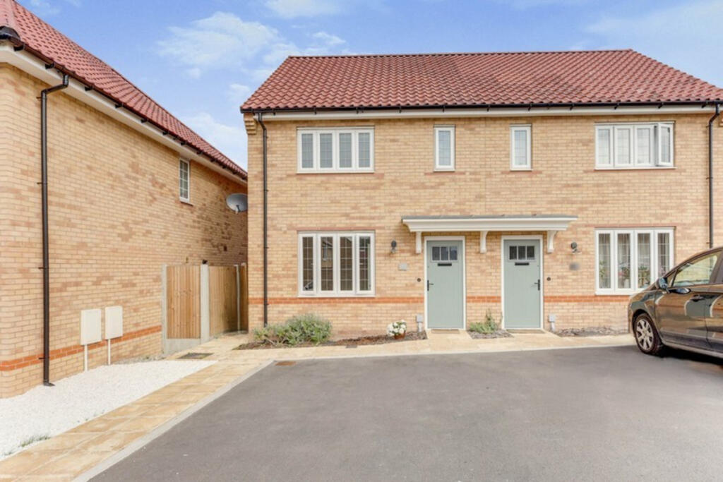 Main image of property: Nicholas Walk, Rayleigh, SS6