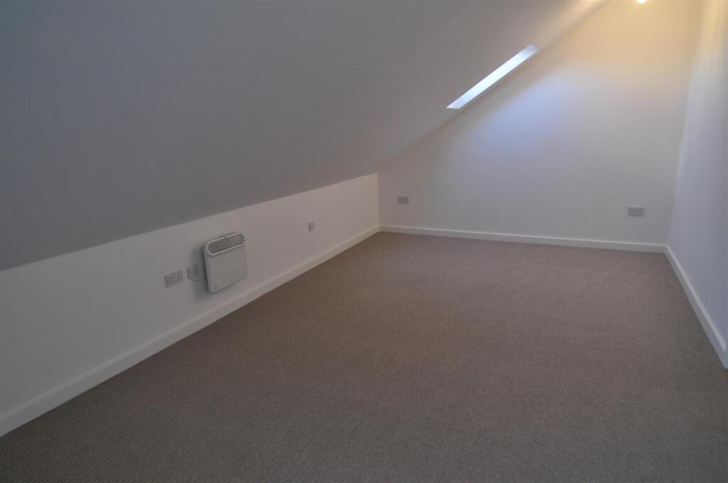 Apartment in Sheffield - View 3