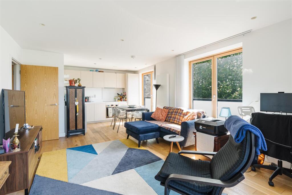 Apartment in London - View 5