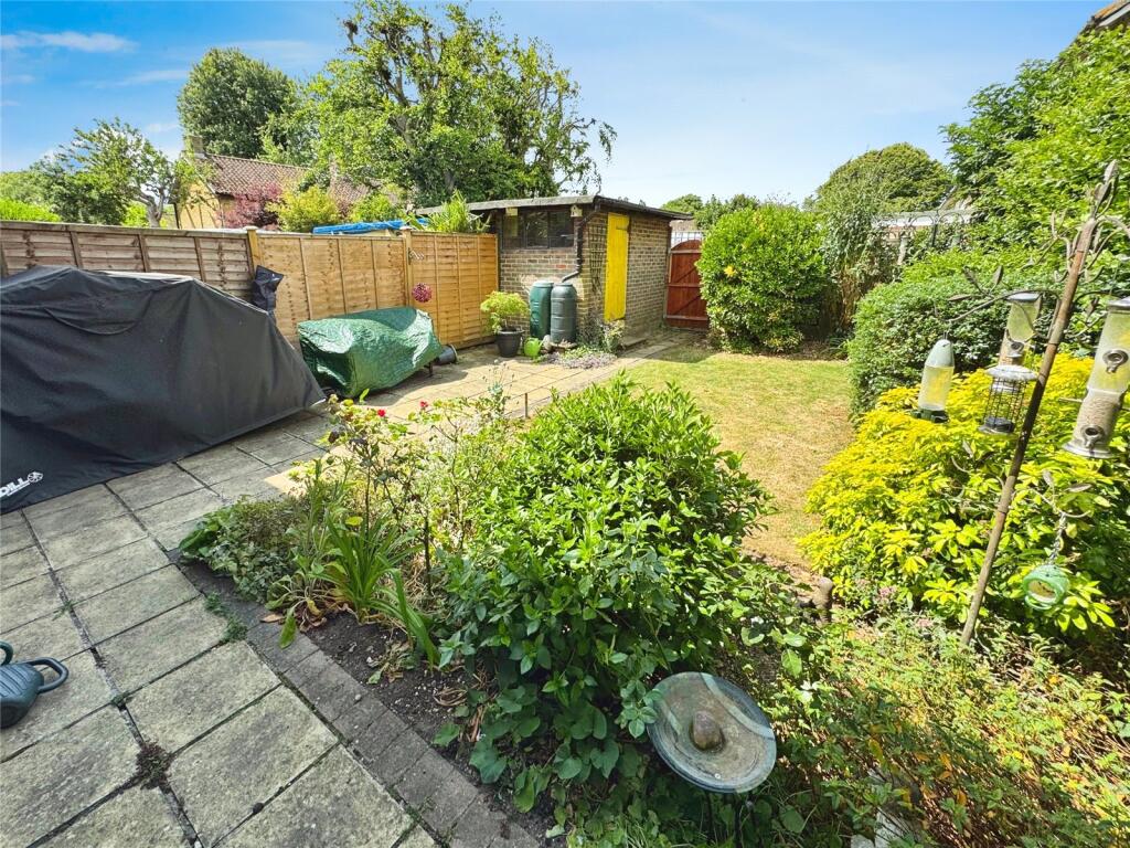 Chippingfield, Old Harlow, Essex, CM17 photo 3