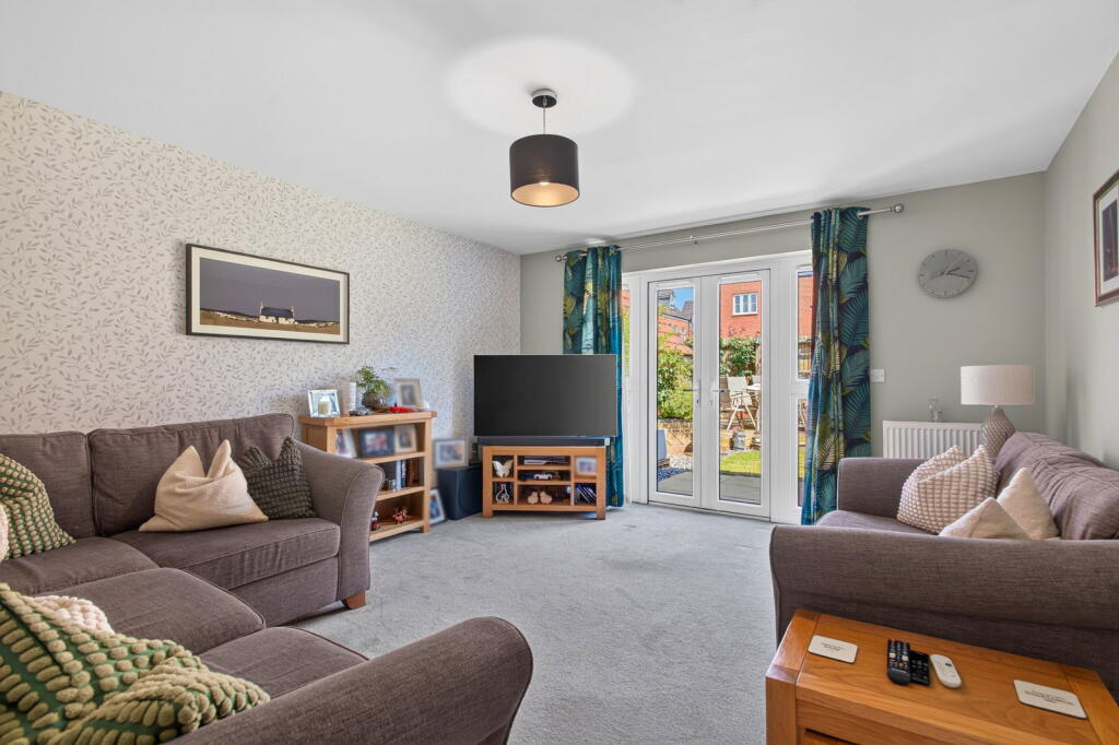 House in Kettering, Leisure Village - More