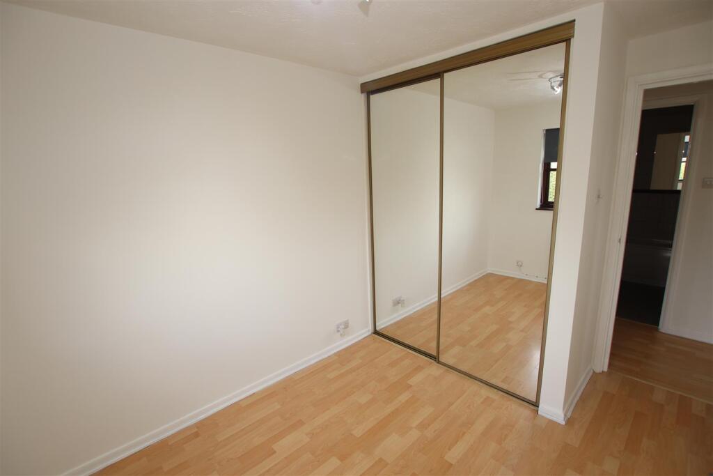 Apartment in Dartford - View 5