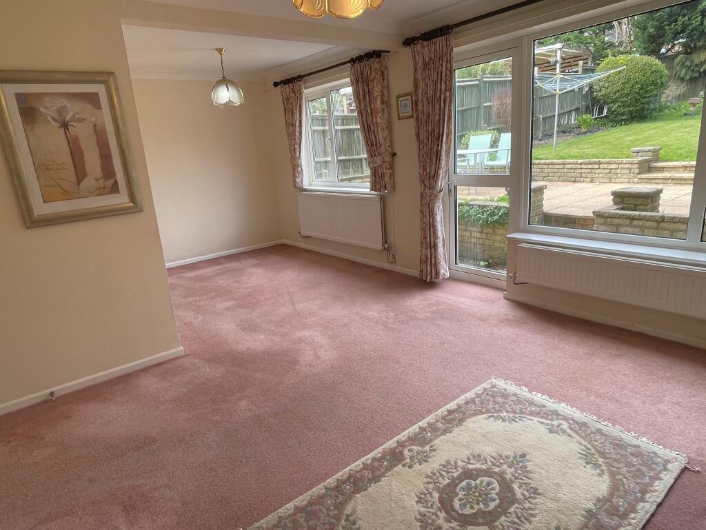 Whittington Close, Hythe photo 3