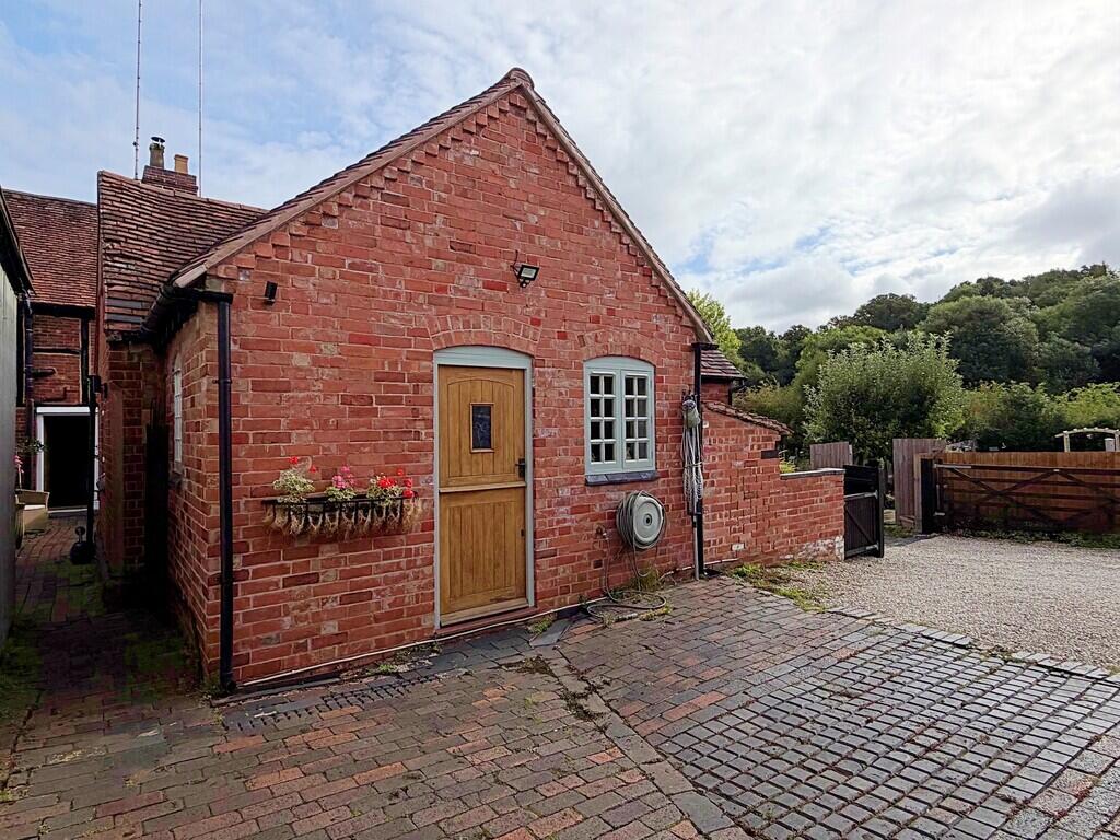 House in Warwick, Stoneleigh - More