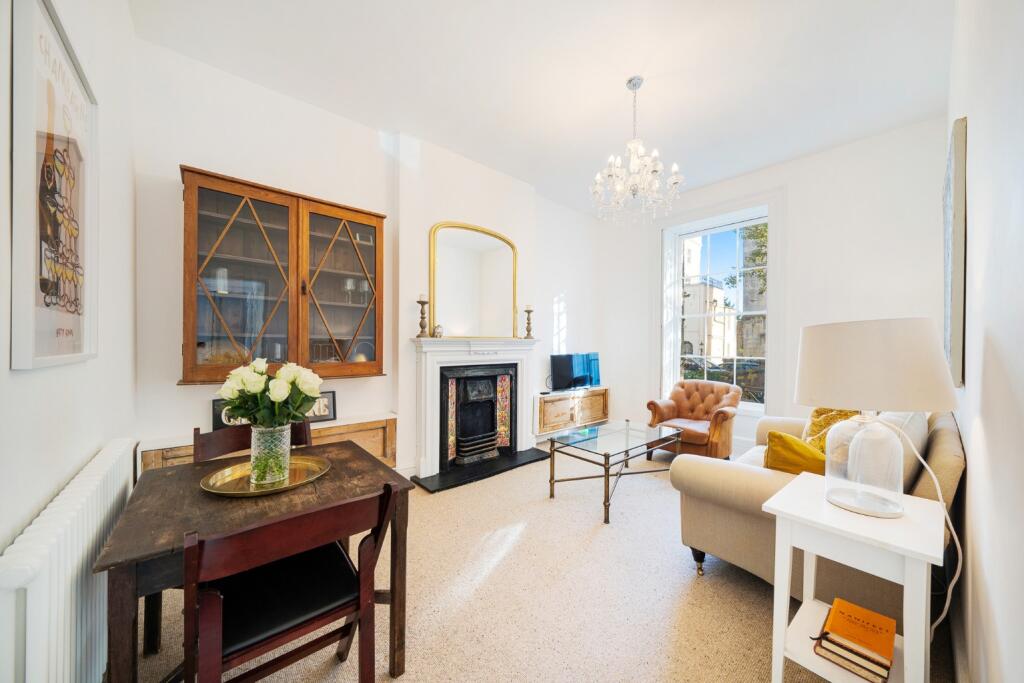 2-bed flat on Gordon Road, Clifton, Bristol, BS8, £325,000