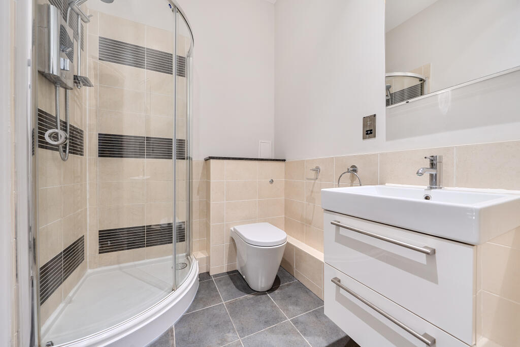 Apartment in Sevenoaks - View 3