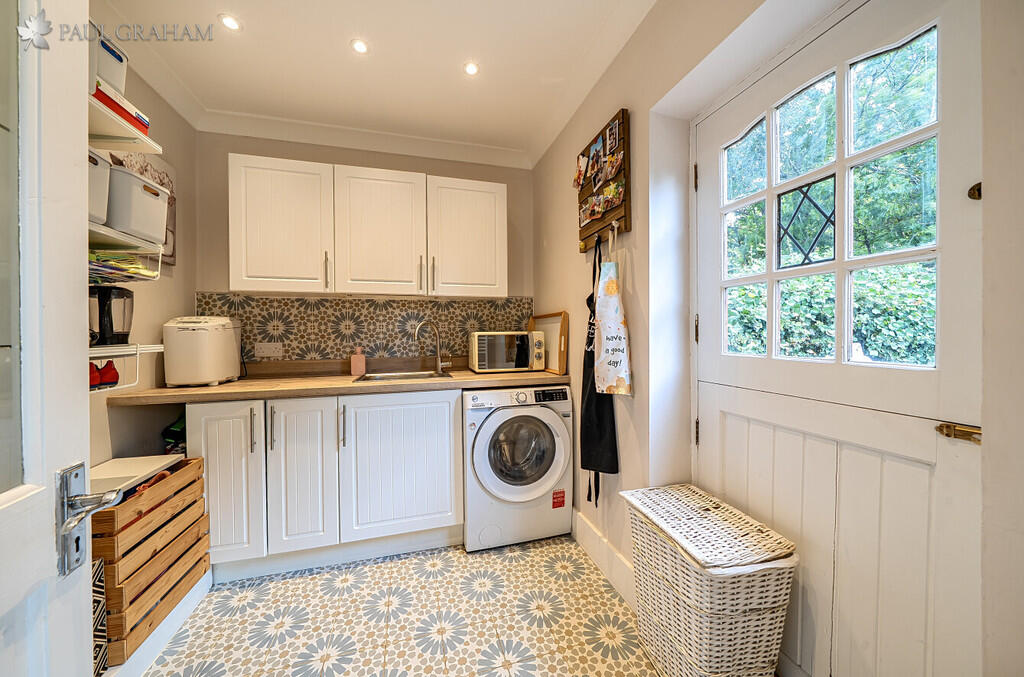 House in Carshalton, Hackbridge - More
