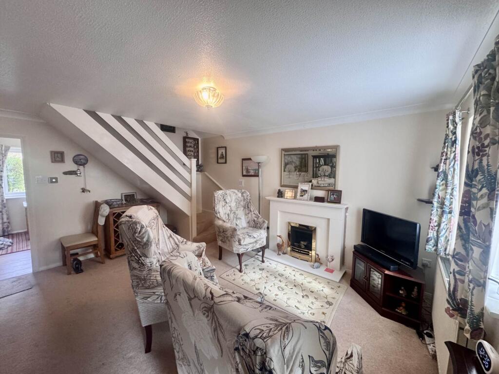 Sycamore Close, Watlington photo 4