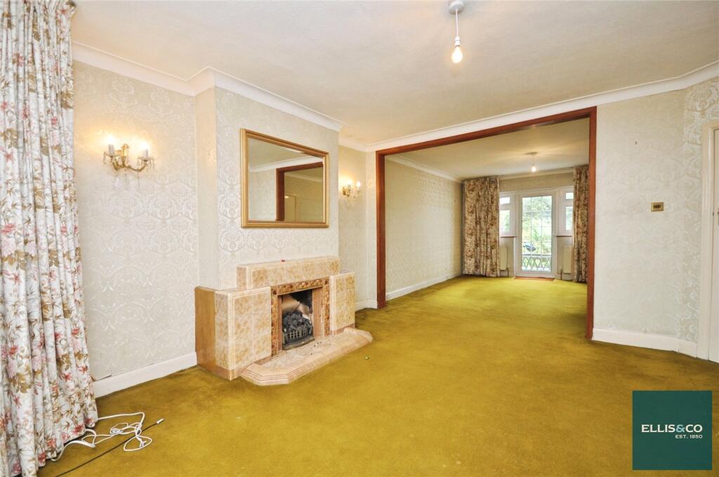 Sandringham Gardens, North Finchley, N12 - View 2