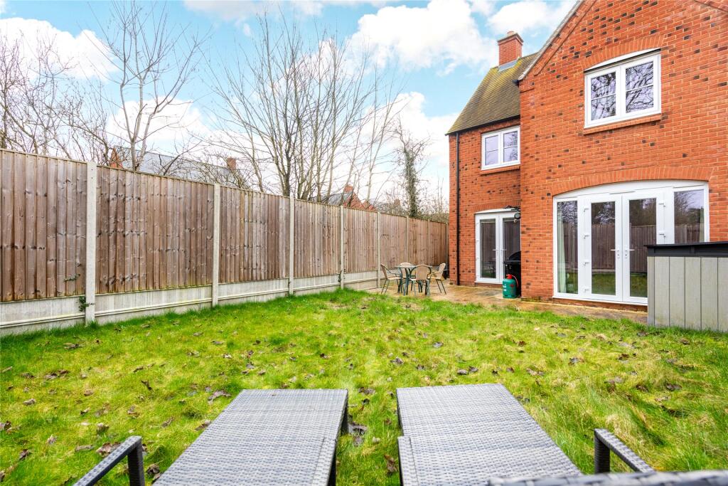 House in Towcester, West Northamptonshire - More