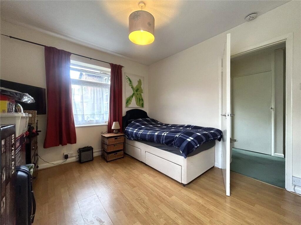 Apartment in Reading - More
