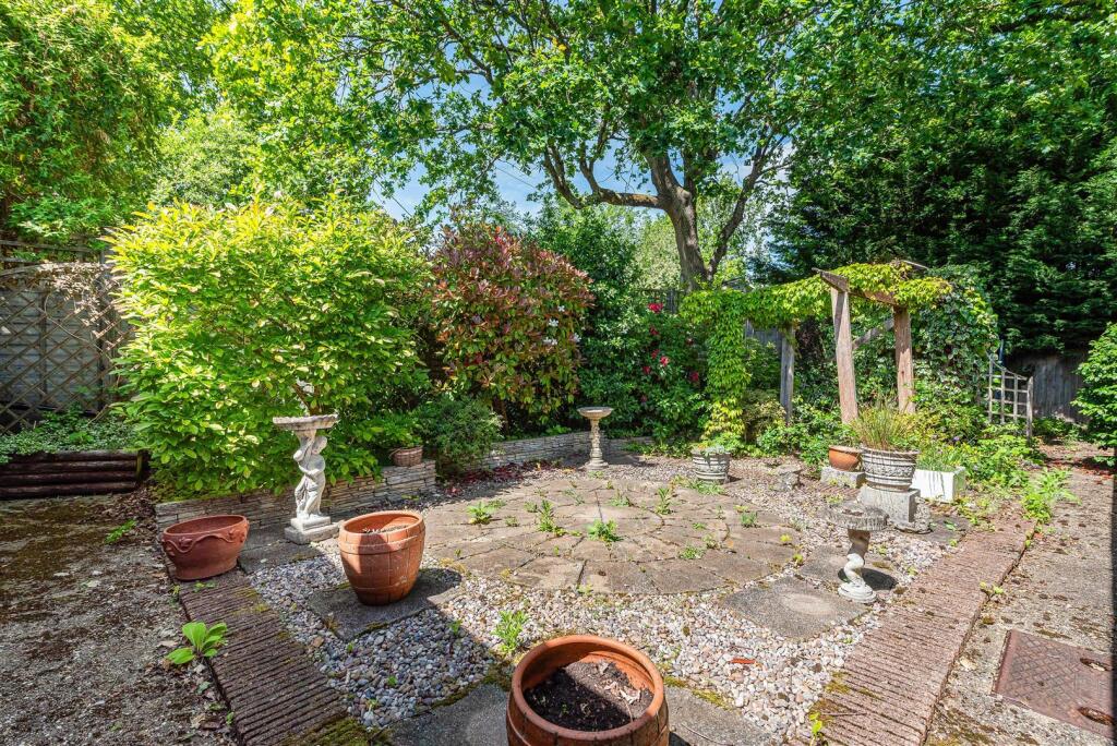 Jubilee Lane, Farnham - View 4