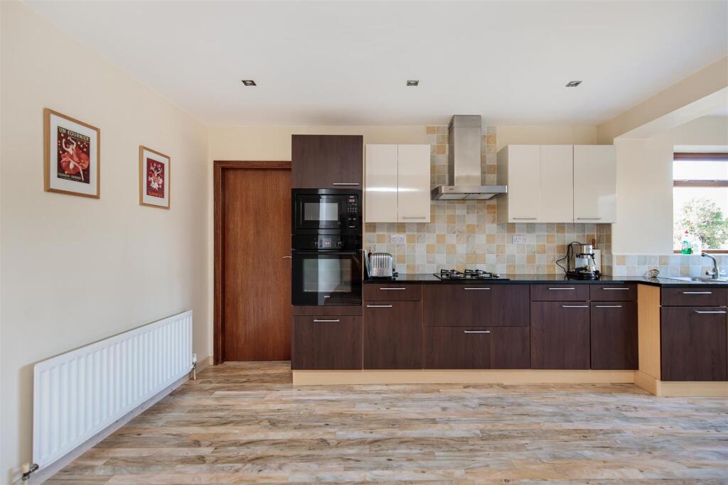 Linden Way, Darras Hall, NE20 photo 3