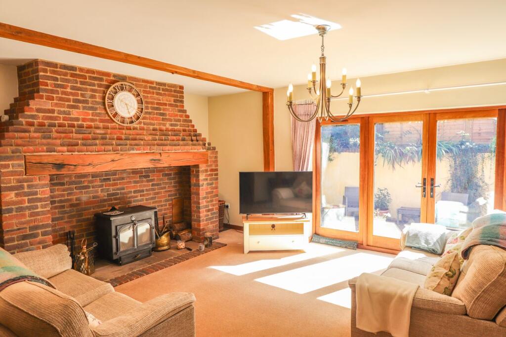 House in Tonbridge - More