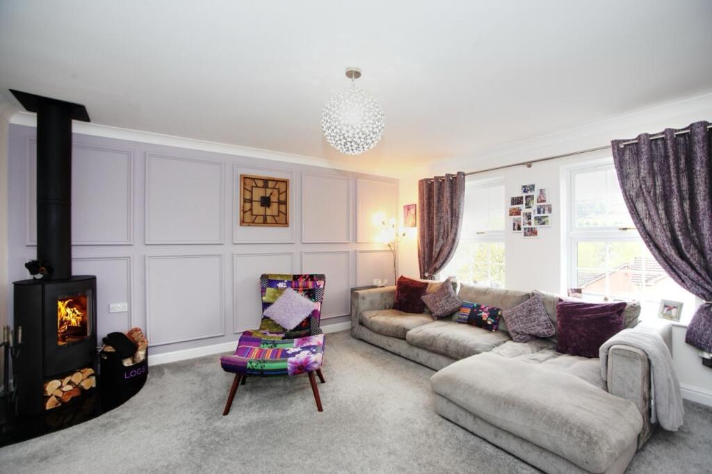 House in Cardiff, Treharris - View 5