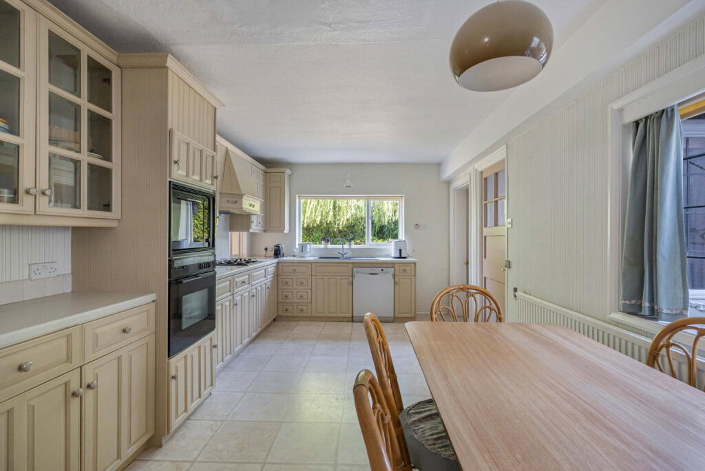 House in Mole Valley, Surrey - More