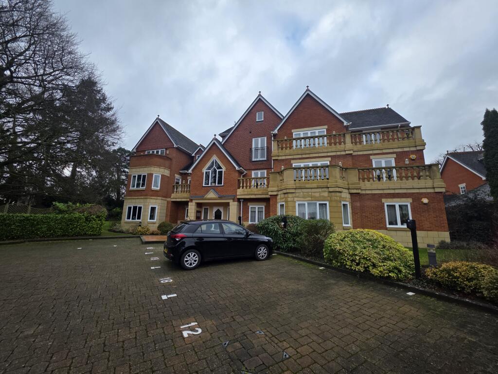 Main image of property: 18 Dellwood Park, Caversham, Reading, Berkshire RG4 7NX