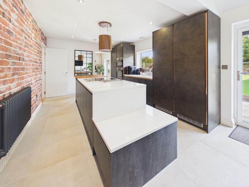 House in Croydon - View 5