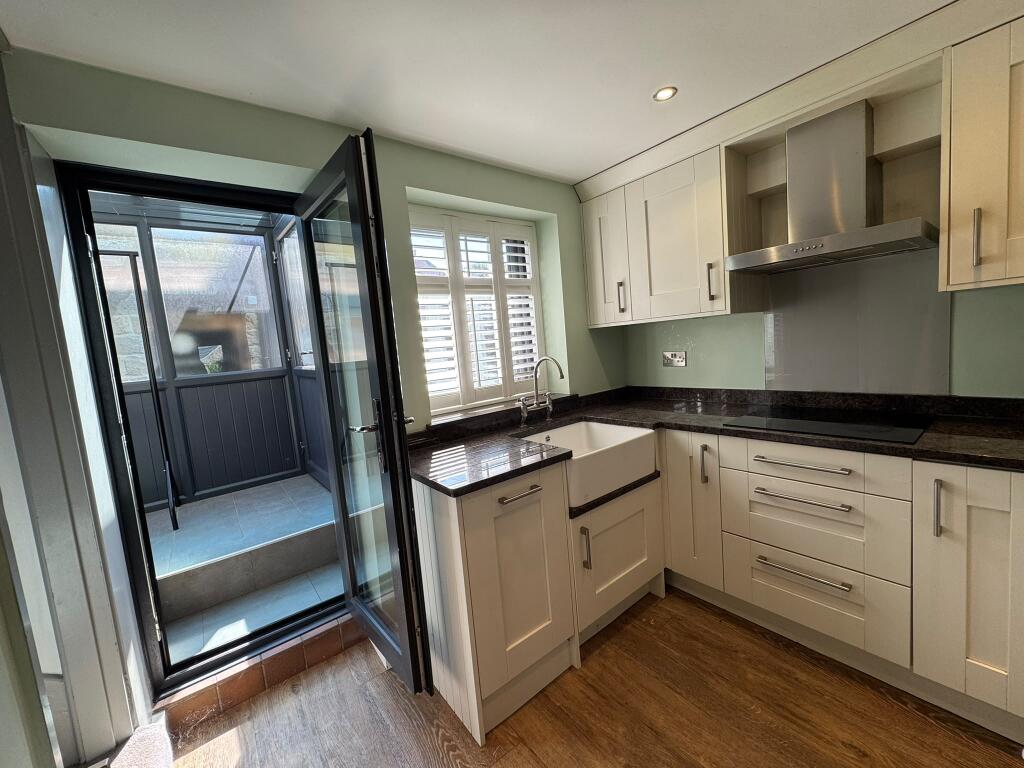 83,Carr Road, Deepcar, Sheffield, South Yorkshire S36 2PR photo 4