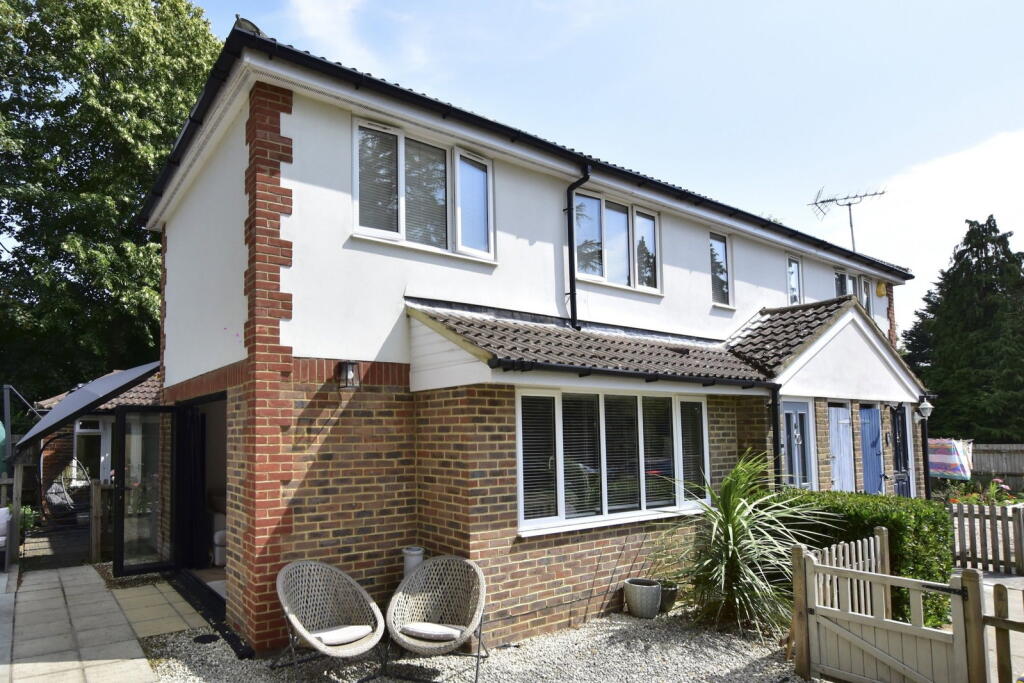 2-bed house on Magnolia Avenue, Abbots Langley, WD5 0SW, £425,000