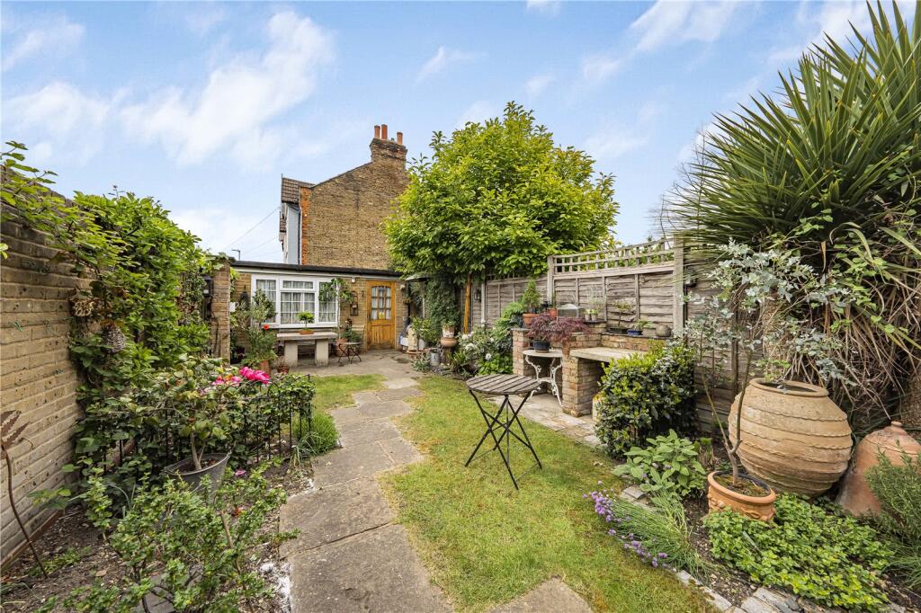 House in London - View 3