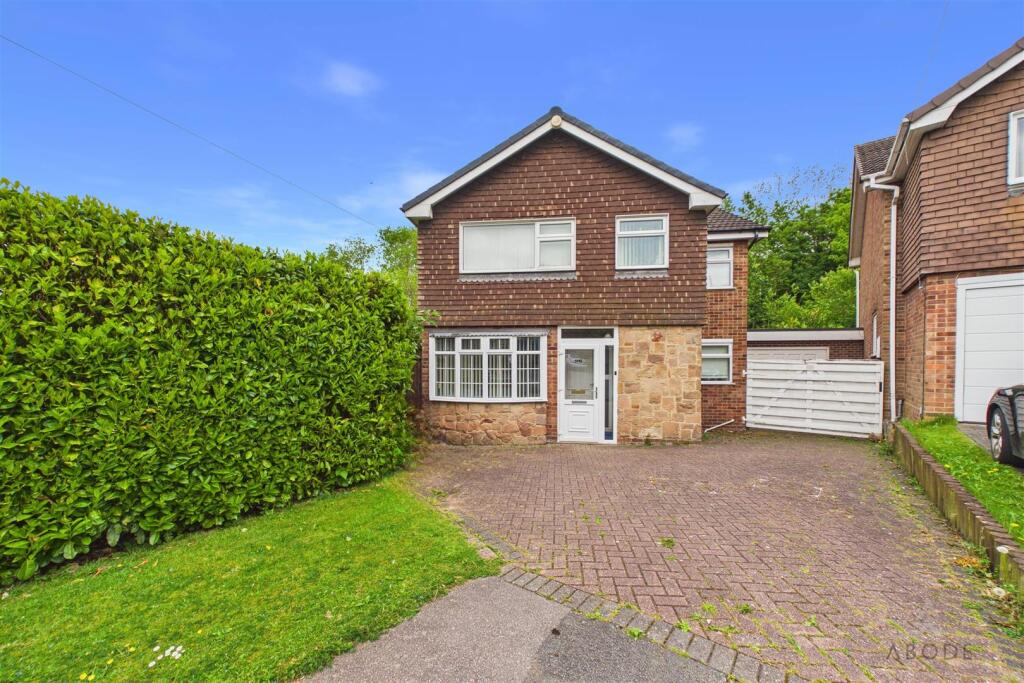 4-bed detached on Hillcrest Avenue, Burton-On-Trent, £385,000