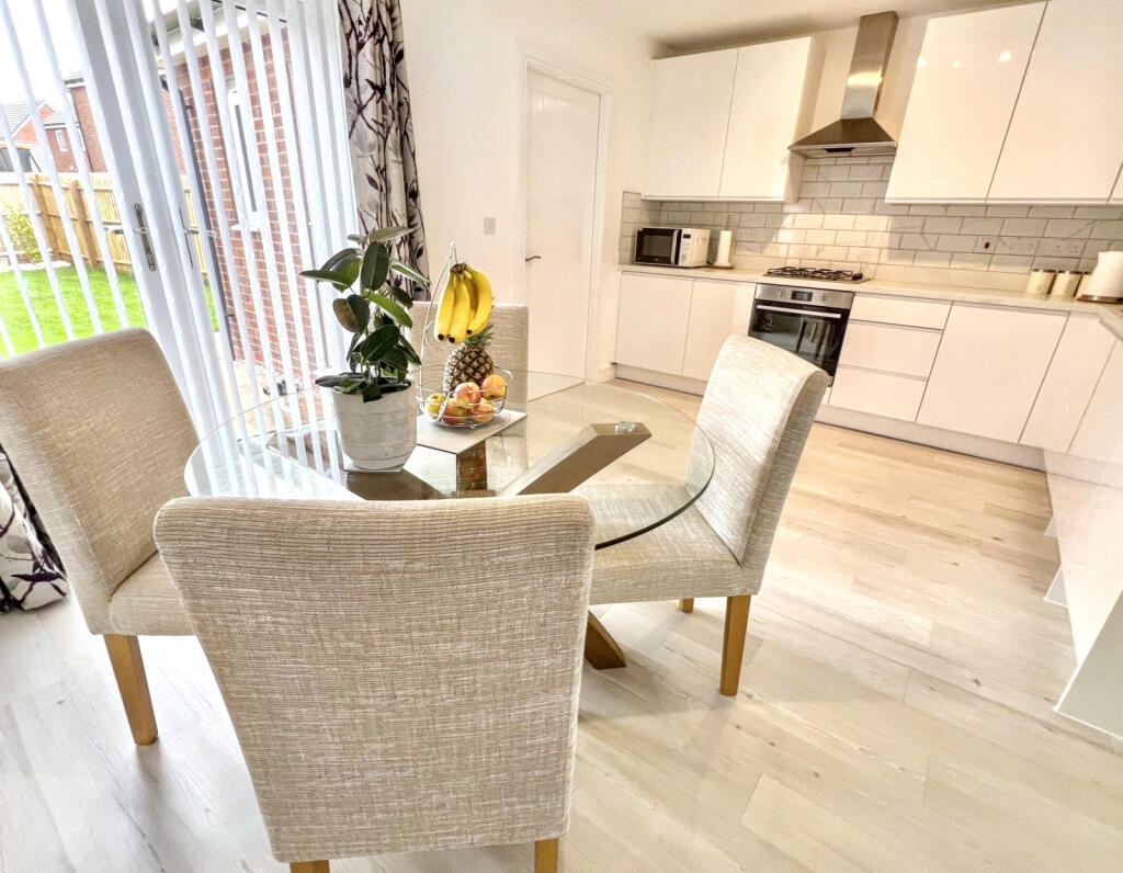 House in Llanwern, Glan Llyn - View 5
