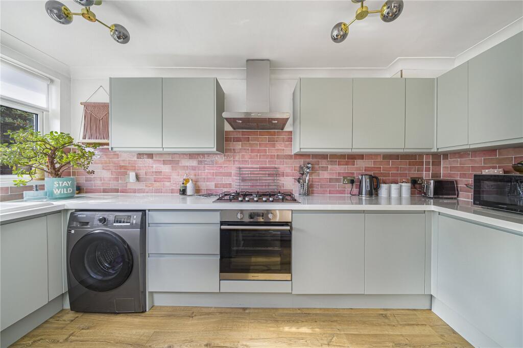 House in Gillingham, Twydall - View 3