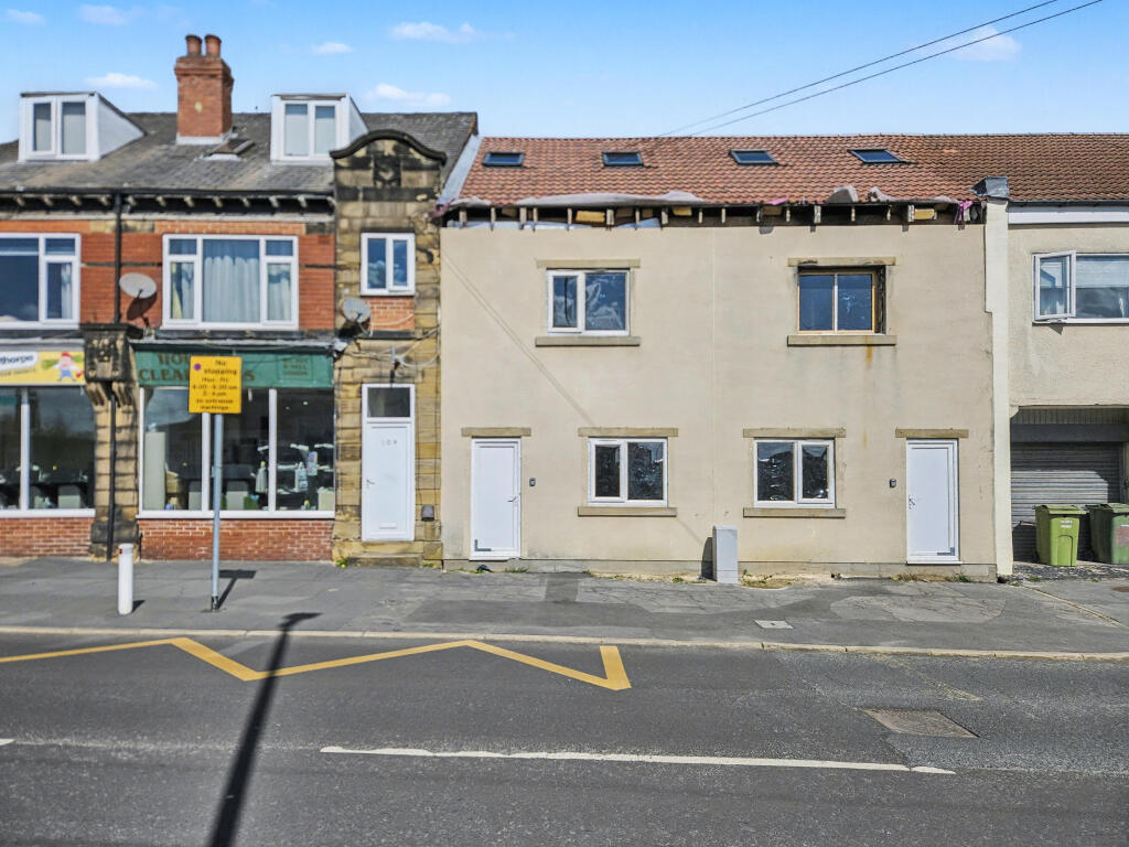 Main image of property: 111G Barnsley Road, South Elmsall, Pontefract, West Yorkshire WF9 2BH