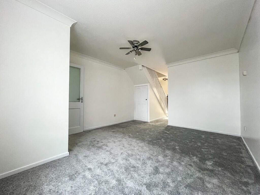 Glebelands, West Molesey, Surrey, KT8 photo 3