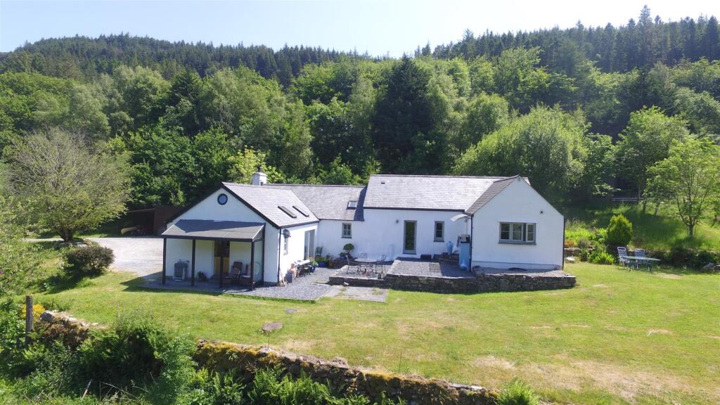 Main image of property: Llanfrothen, Penrhyndeudraeth, Gwynedd