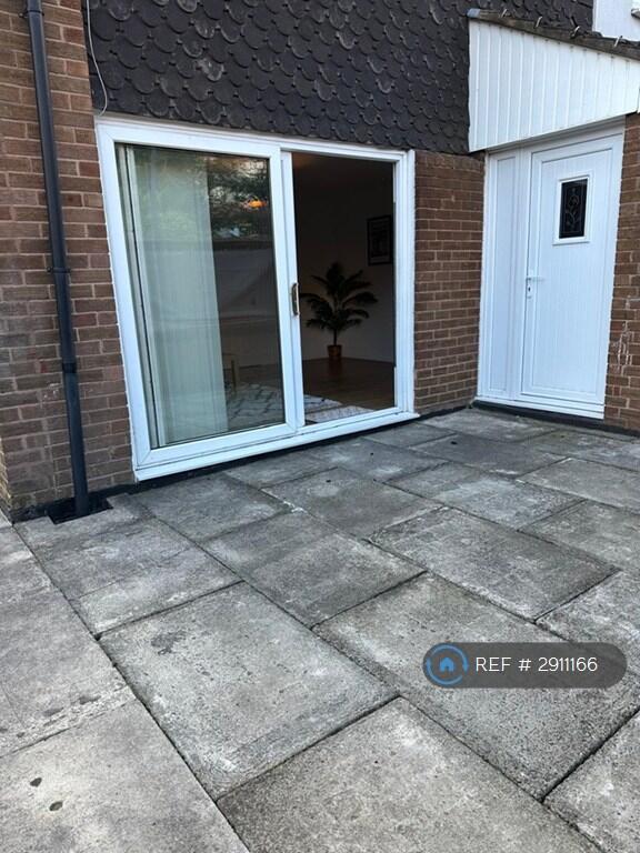 3 bedroom end of terrace house for rent