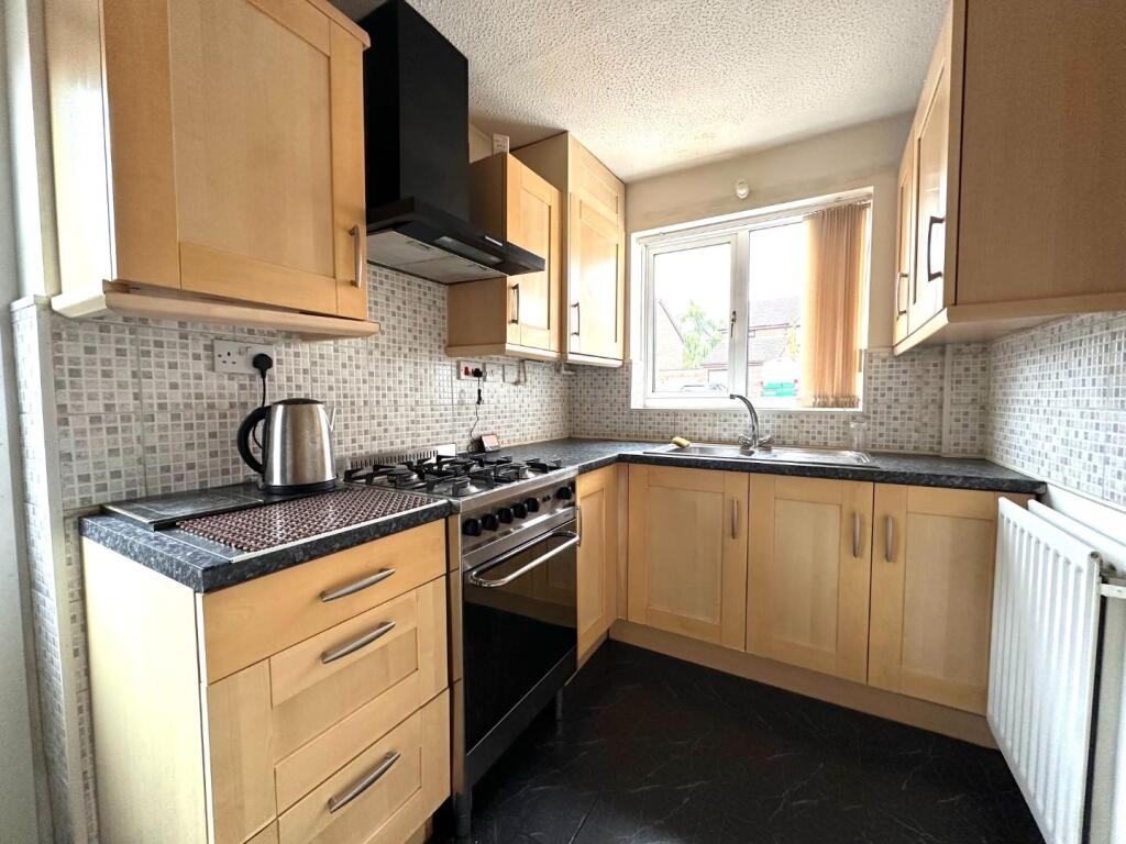 Shelford Close, The Glades, Northampton NN3 photo 4