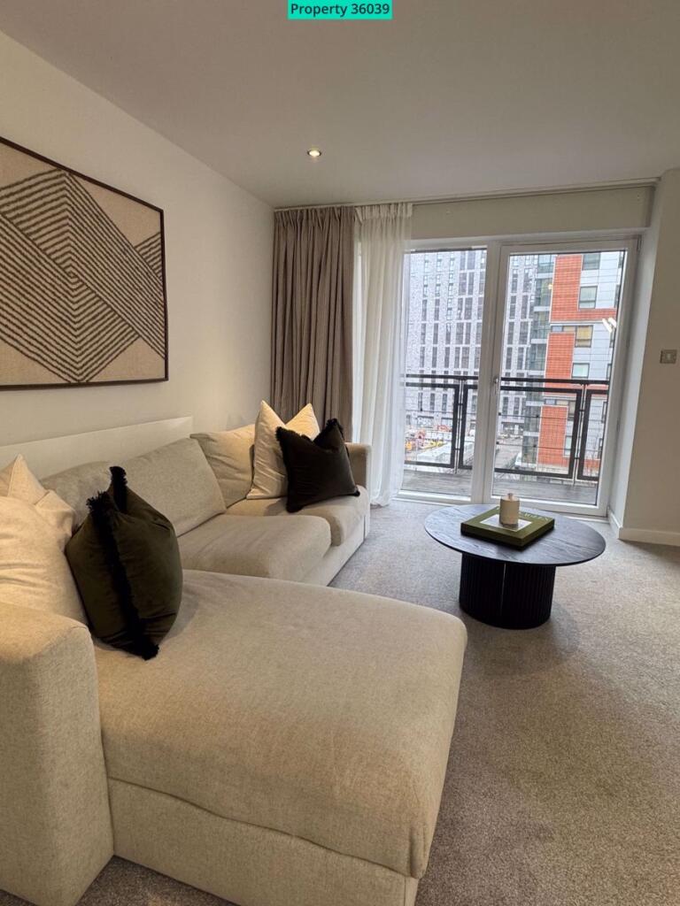 Apartment in Leeds, Arena Quarter, Holbeck - View 2