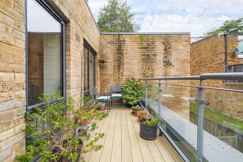 Apartment in London - View 2
