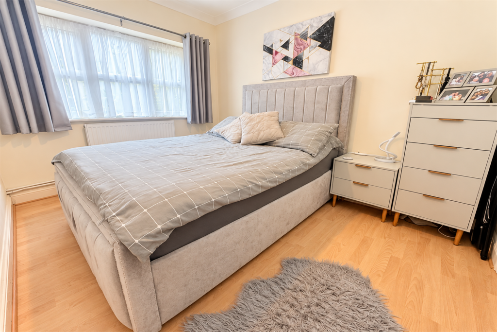Apartment in South Croydon, Waddon - View 5